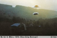 1975年03月03日_P0012#_拍摄于：Ober-Zelg, Bettswill_一艘光船和一架侦察探测器的展示性飞行