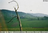 1976年04月14日_P0248#_拍摄于：Schmärbüel-Maiwinkel, Bettswill, Baretswil_瑞士空军的一架幻影战斗机正飞掠一艘光船