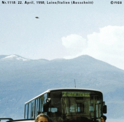 1998年04月22日_P1118#_拍摄于：Luino, Italien (Ausschnitt)_由Edith Beldi拍摄的Menara的光船照片